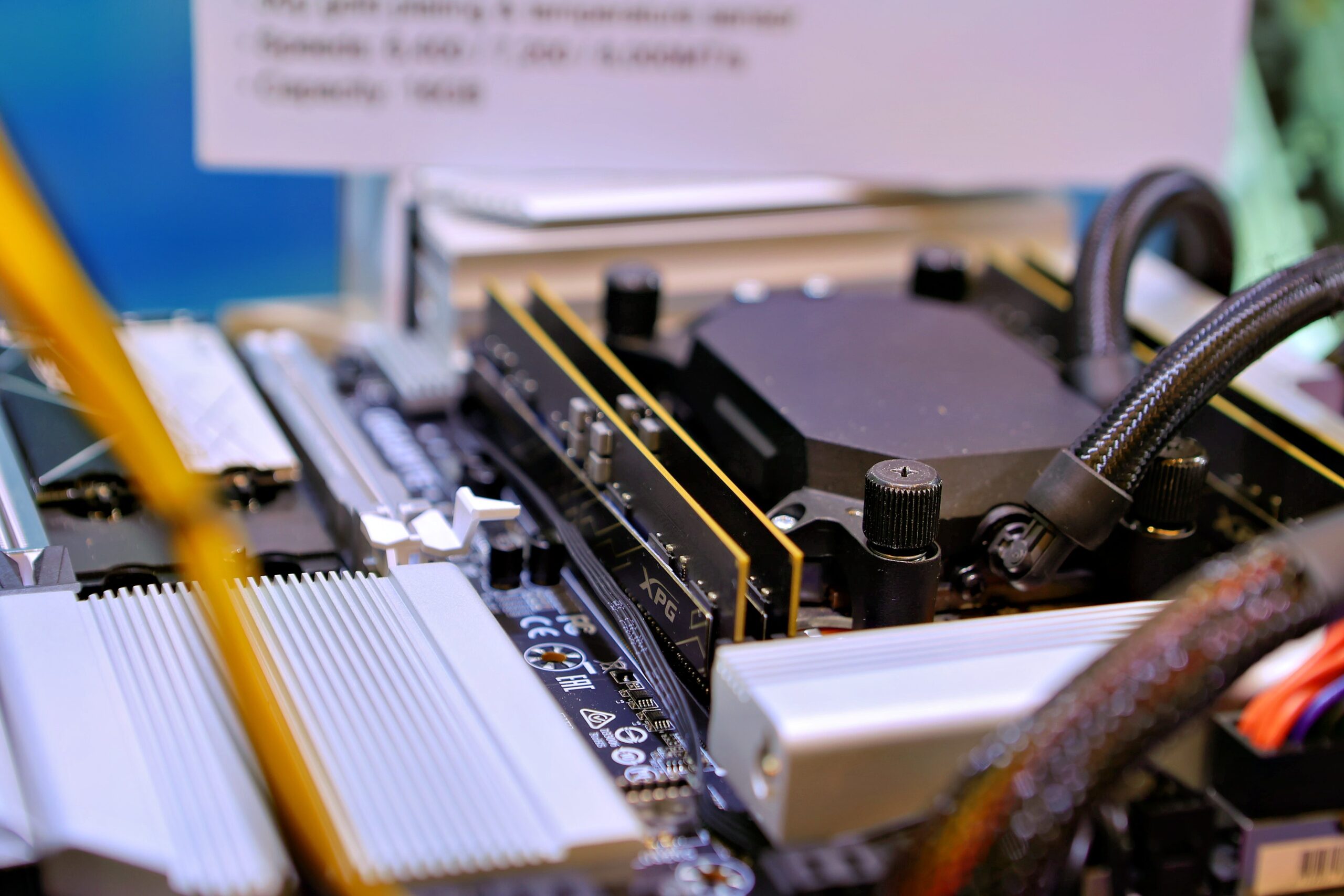 AICORE DDR5 R DIMM scaled